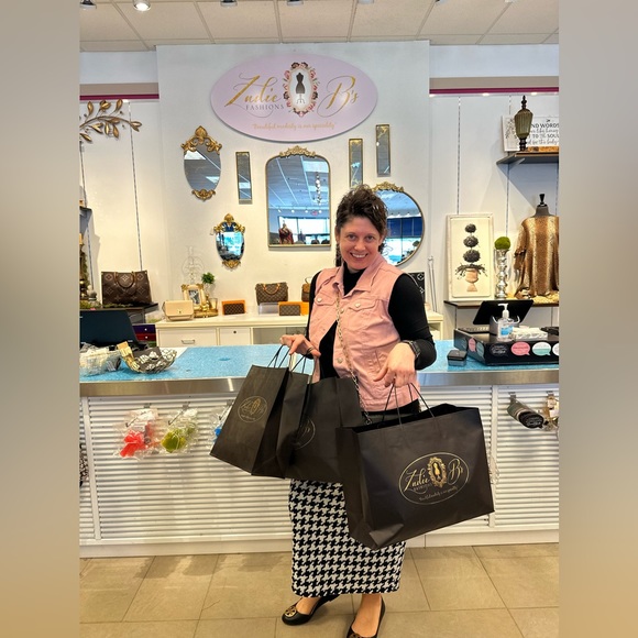 Meet the Posher - Picture 16 of 16